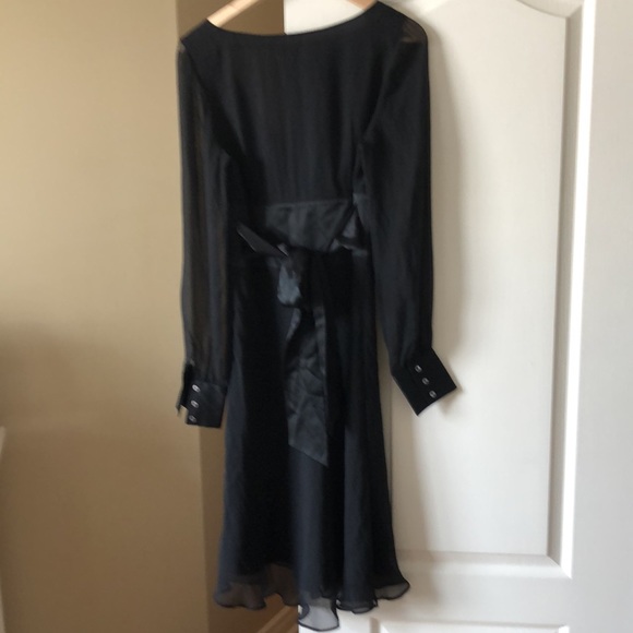 ๐ Banana Republic silk dress - Picture 5 of 9
